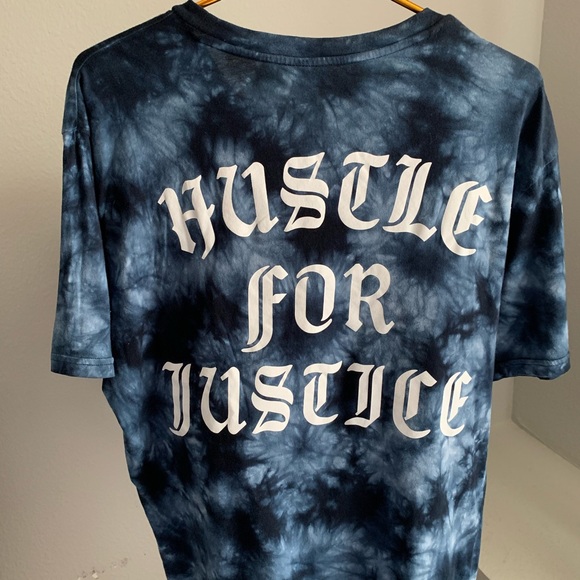 SOLD - TIE DYE T-SHIRT 🌎 - Picture 4 of 5